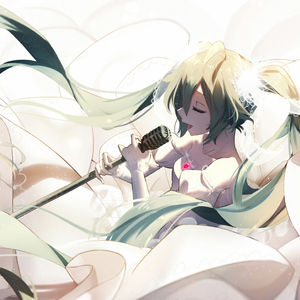 降央卓玛b大还是小
